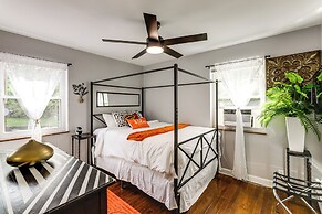 1 Mi to University of Cincinnati: Avondale Gem!