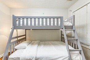 18 Mi to Atlanta: Family Retreat w/ Patio