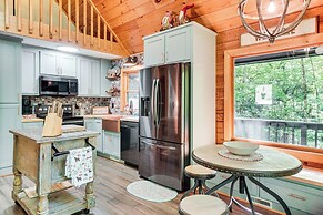 5 Mi to Helen: Hideaway w/ Deck & Grill!