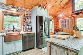 5 Mi to Helen: Hideaway w/ Deck & Grill!