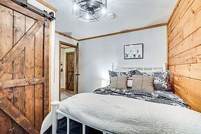 5 Mi to Helen: Hideaway w/ Deck & Grill!