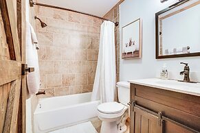 5 Mi to Helen: Hideaway w/ Deck & Grill!