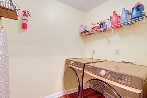 4 Mi to Stone Mountain: Retreat w/ Fenced Yard!