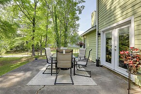 4 Mi to Stone Mountain: Retreat w/ Fenced Yard!