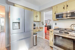 4 Mi to Stone Mountain: Retreat w/ Fenced Yard!