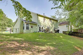 4 Mi to Stone Mountain: Retreat w/ Fenced Yard!