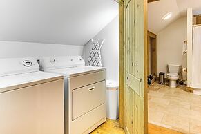 1 Mi to Downtown Cashiers: Private Cabin w/ Deck