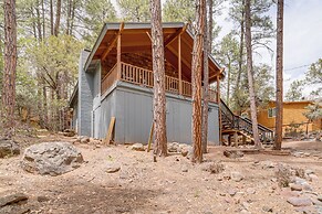 Near Fossil Creek & Trails: Scenic Pine Cabin!
