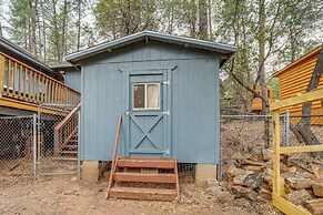 Near Fossil Creek & Trails: Scenic Pine Cabin!