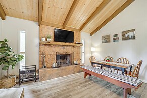 Near Fossil Creek & Trails: Scenic Pine Cabin!