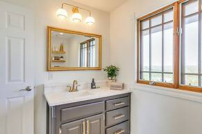 Lake Lawtonka View: Mountaintop Medicine Park Home