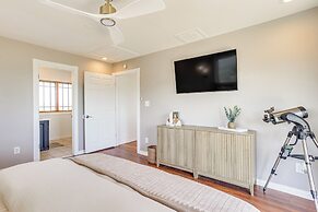 Lake Lawtonka View: Mountaintop Medicine Park Home