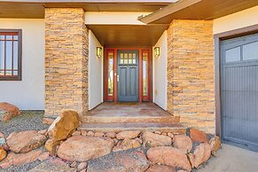Lake Lawtonka View: Mountaintop Medicine Park Home