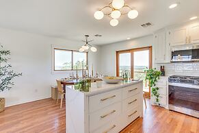 Lake Lawtonka View: Mountaintop Medicine Park Home