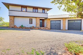 Lake Lawtonka View: Mountaintop Medicine Park Home