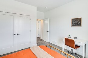 6 Mi to Great Salt Lake: Mtn-view Retreat!