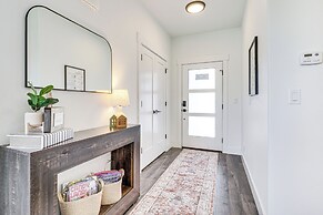 6 Mi to Great Salt Lake: Mtn-view Retreat!