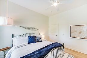 Walk to Lake Erie: Sleek Retreat w/ Screened Patio