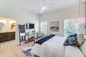 Walk to Lake Erie: Sleek Retreat w/ Screened Patio