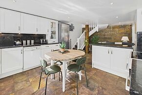 Host Stay Luna Cottage