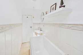 Host Stay Luna Cottage