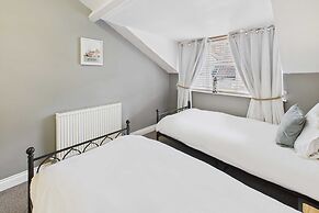 Host Stay Luna Cottage