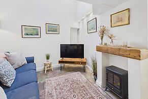 Host Stay Luna Cottage