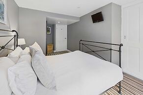 Host Stay Luna Cottage