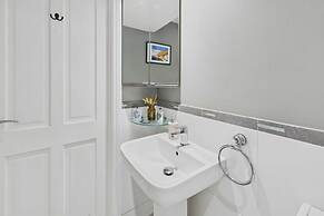 Host Stay Luna Cottage