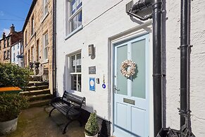 Host Stay Luna Cottage