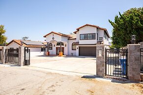 Sunny Spanish Villa Pool Parking Privacy