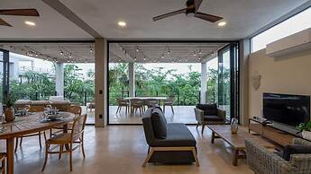 Luxury Penthouse w Private Pool Stunning Views