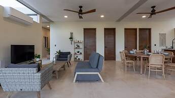 Luxury Penthouse w Private Pool Stunning Views