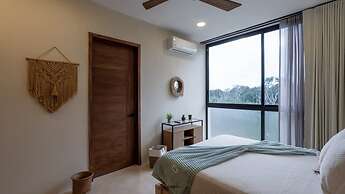 Luxury Penthouse w Private Pool Stunning Views