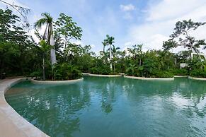 Luxury Penthouse w Private Pool Stunning Views