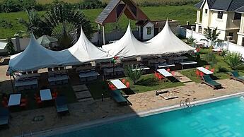 Hotel Discretion LTD