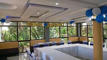 Hotel Discretion LTD