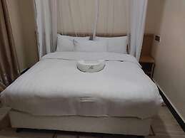 Hotel Discretion LTD