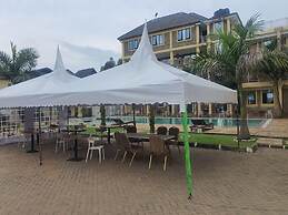 Hotel Discretion LTD