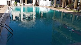 Hotel Discretion LTD