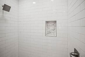 Spacious and Stylish 4-bed, 4.5-bath Home With Stunning Golf Views