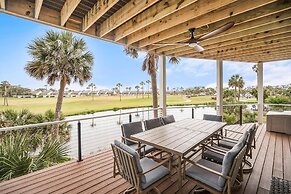 Spacious and Stylish 4-bed, 4.5-bath Home With Stunning Golf Views