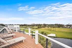 Spacious and Stylish 4-bed, 4.5-bath Home With Stunning Golf Views