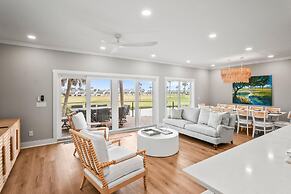 Spacious and Stylish 4-bed, 4.5-bath Home With Stunning Golf Views