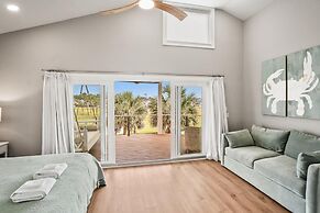 Spacious and Stylish 4-bed, 4.5-bath Home With Stunning Golf Views