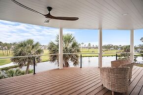 Spacious and Stylish 4-bed, 4.5-bath Home With Stunning Golf Views