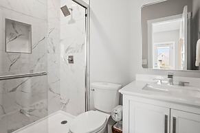 Spacious and Stylish 4-bed, 4.5-bath Home With Stunning Golf Views