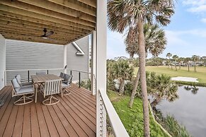 Spacious and Stylish 4-bed, 4.5-bath Home With Stunning Golf Views