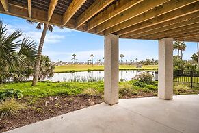 Spacious and Stylish 4-bed, 4.5-bath Home With Stunning Golf Views