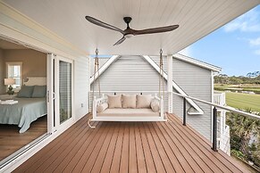 Spacious and Stylish 4-bed, 4.5-bath Home With Stunning Golf Views